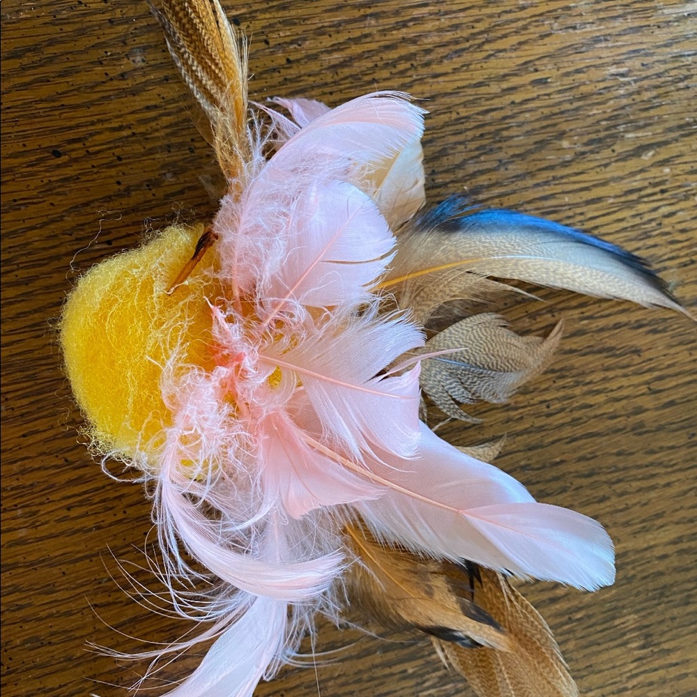 Needle felted feather cat ball toy